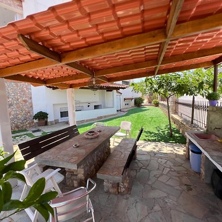 Apartment In Salamina With Garden & Sea View Selinia Luaran gambar