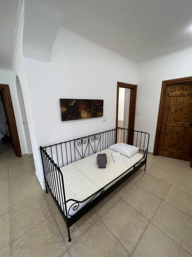 Apartment In Salamina With Garden & Sea View Selinia Luaran gambar