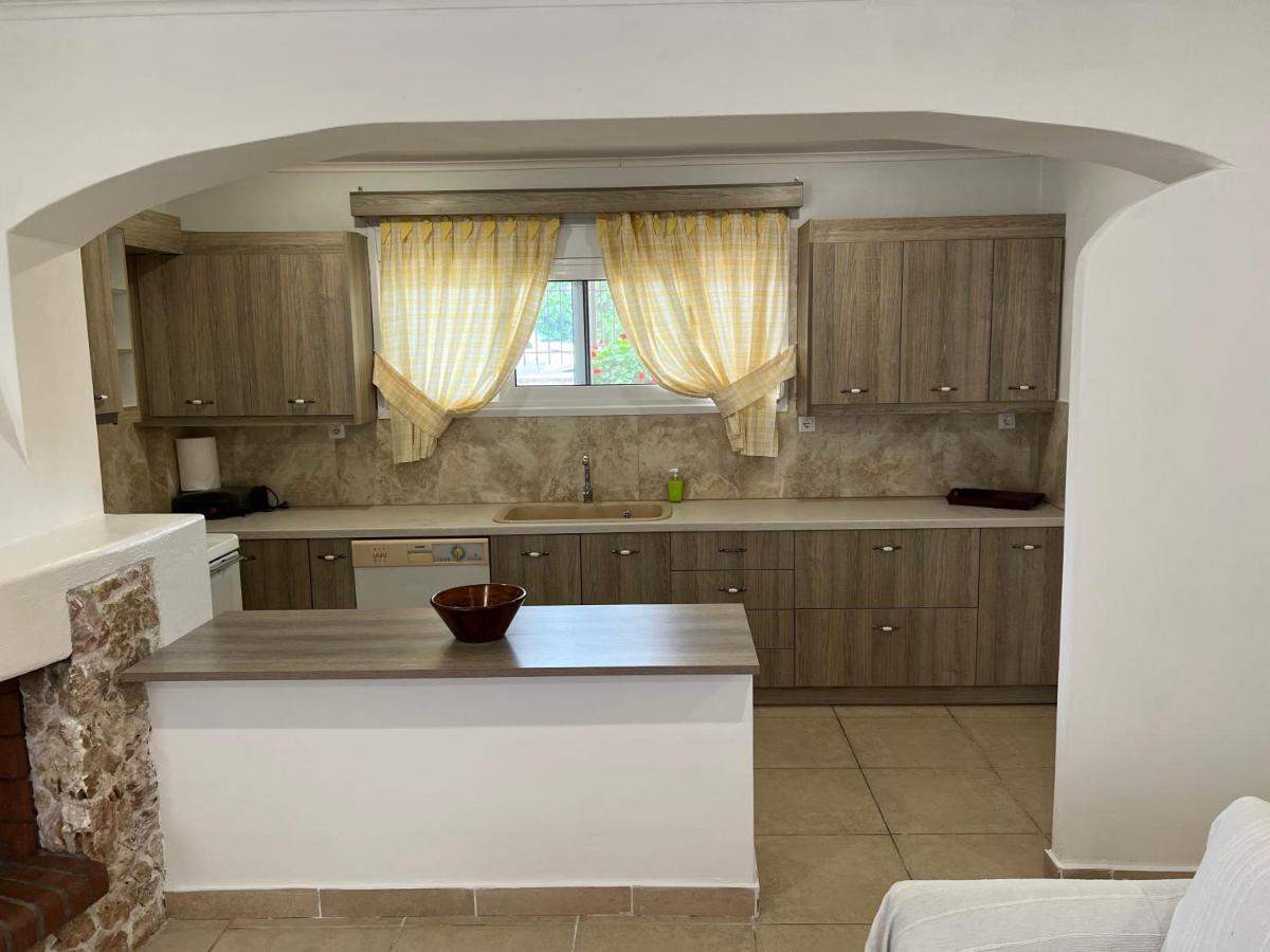 Apartment In Salamina With Garden & Sea View Selinia Luaran gambar